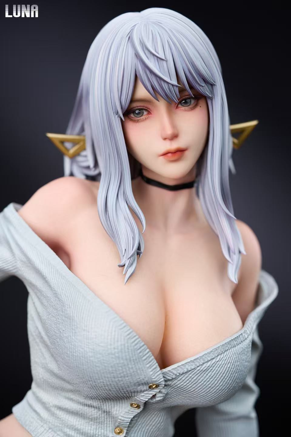 Stellar Blade Scarlet statue
