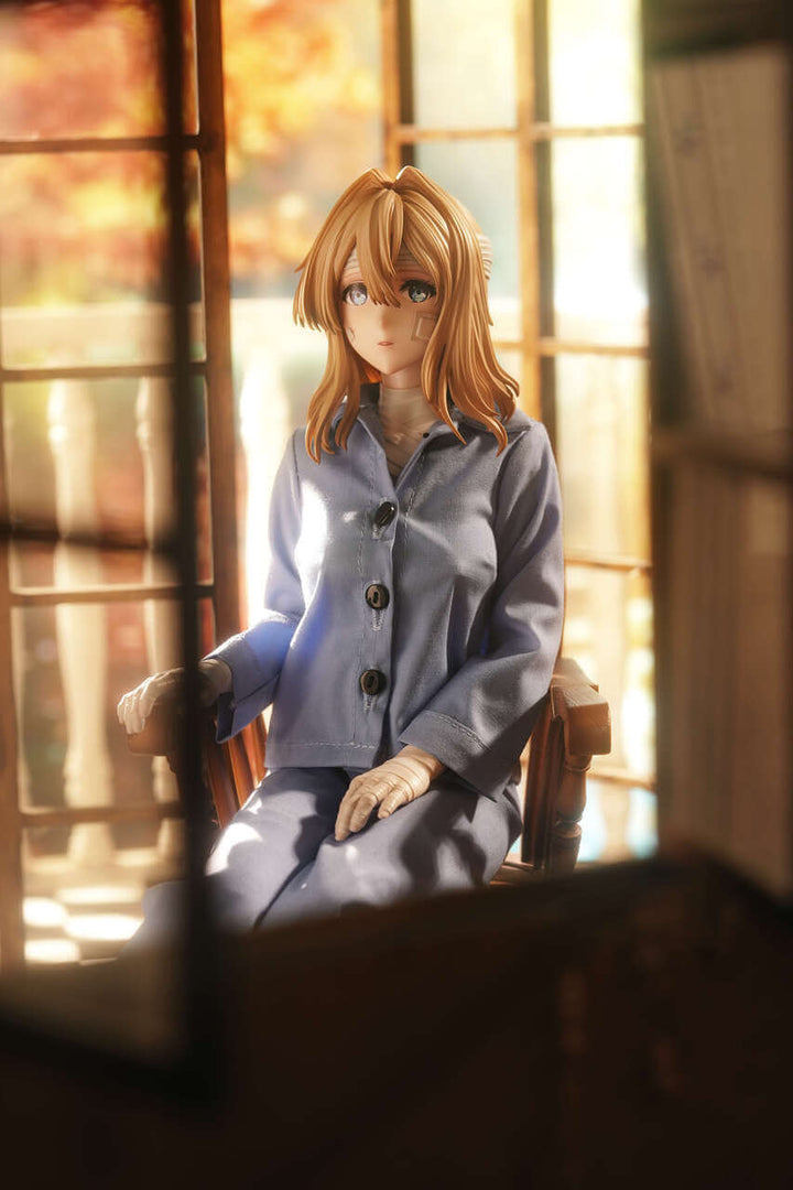 Violet Evergarden Figure Hospital gown