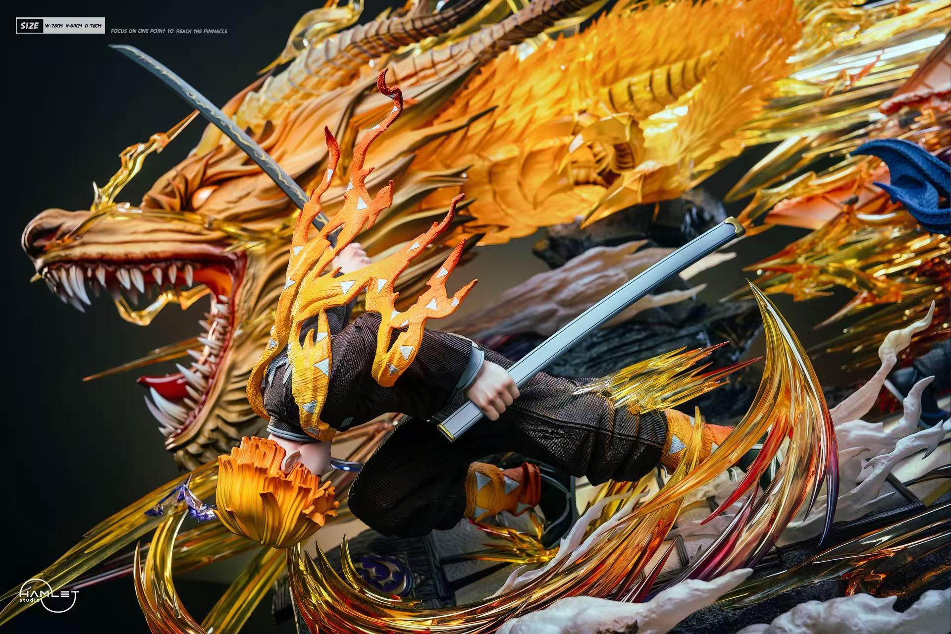 Zenitsu Kimetsu no Yaiba statue