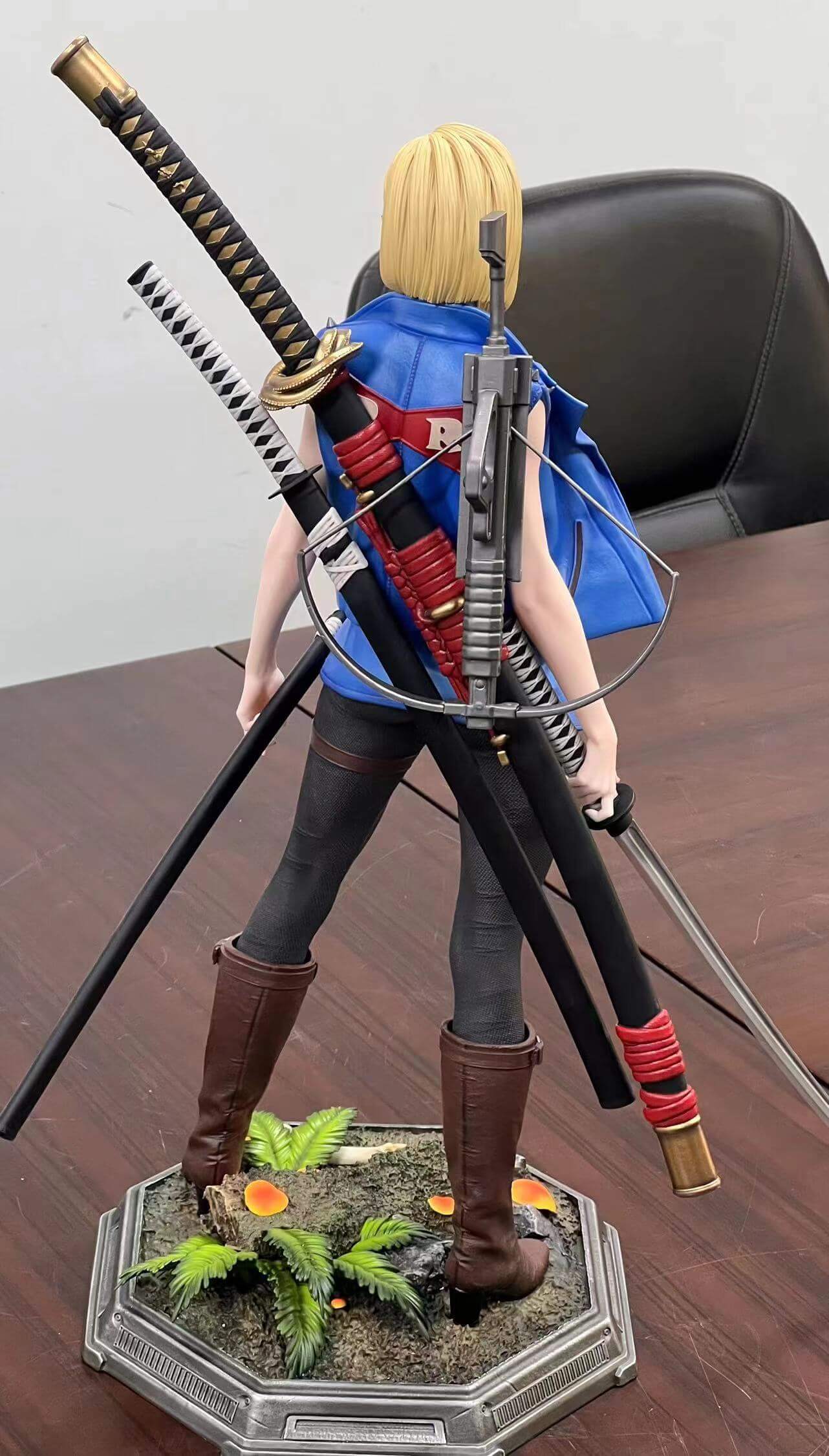 android 18 figure back