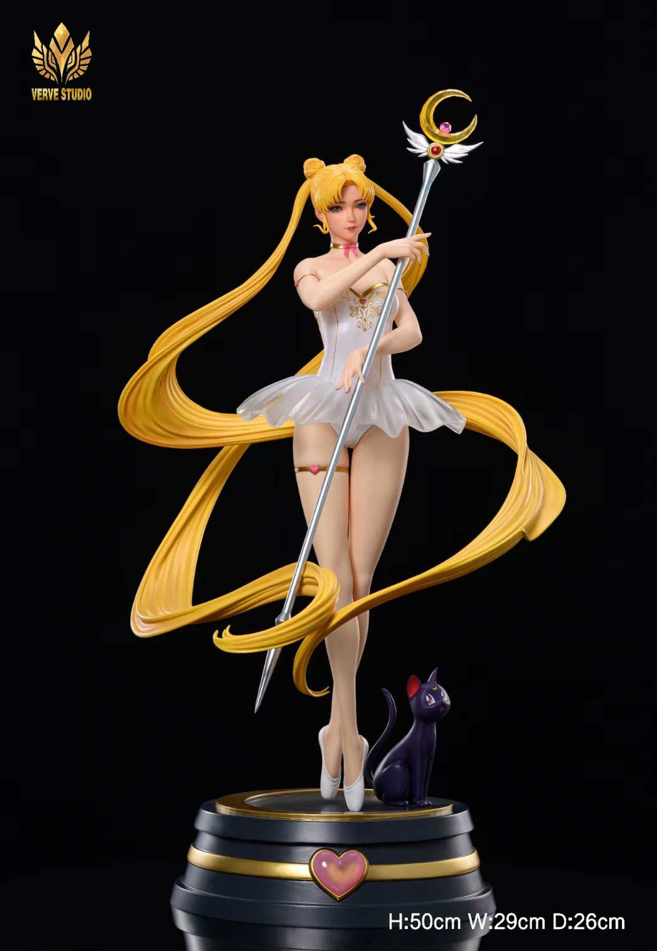 Usagi Tsukino Sailor Moon statue