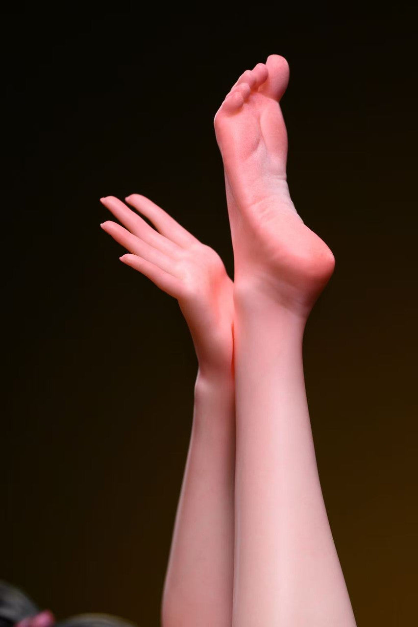 Stellar Blade statue