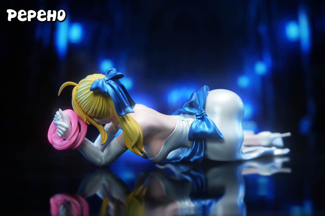 Saber sexy statue
