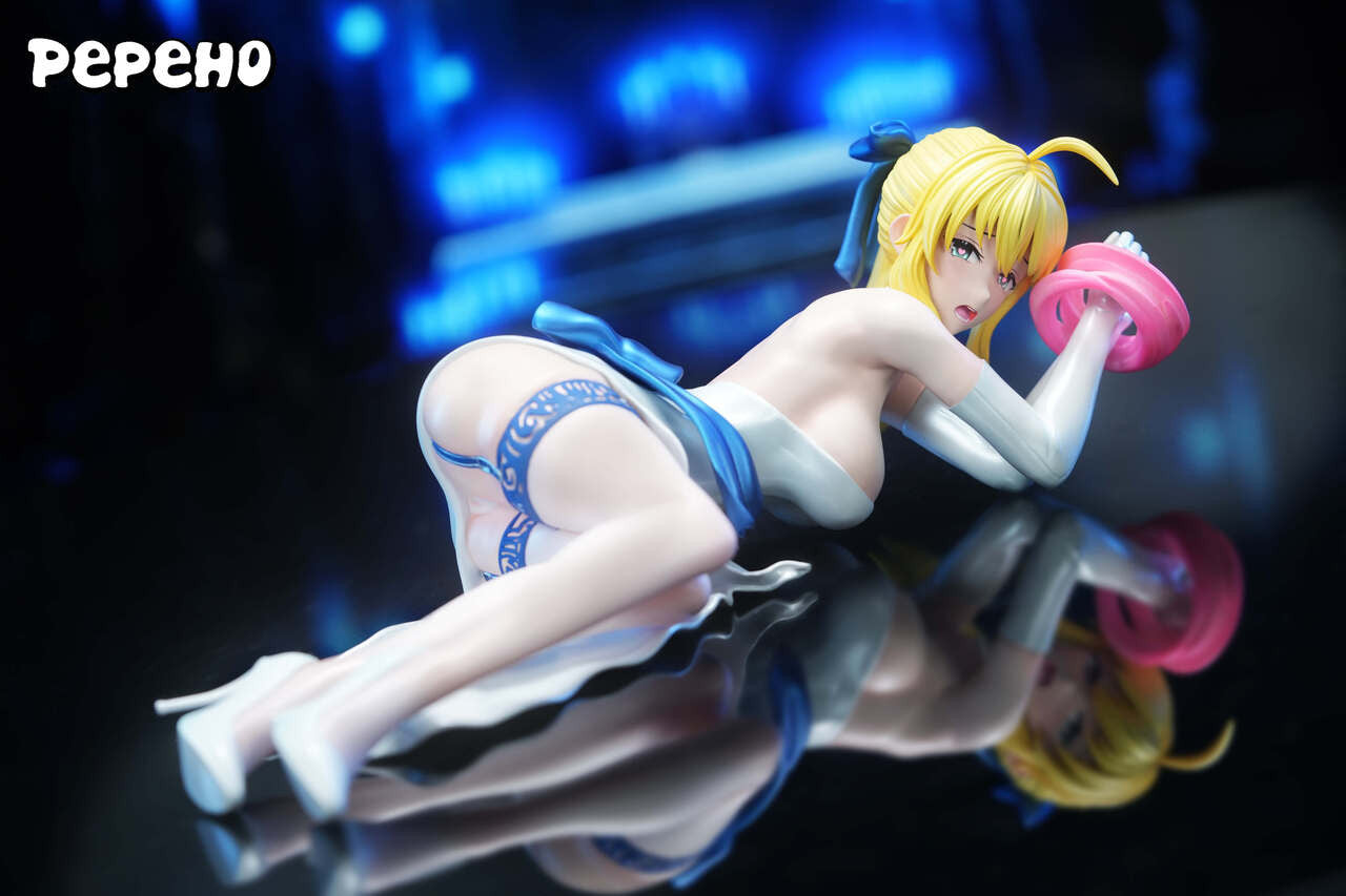 Saber hentai anime statue