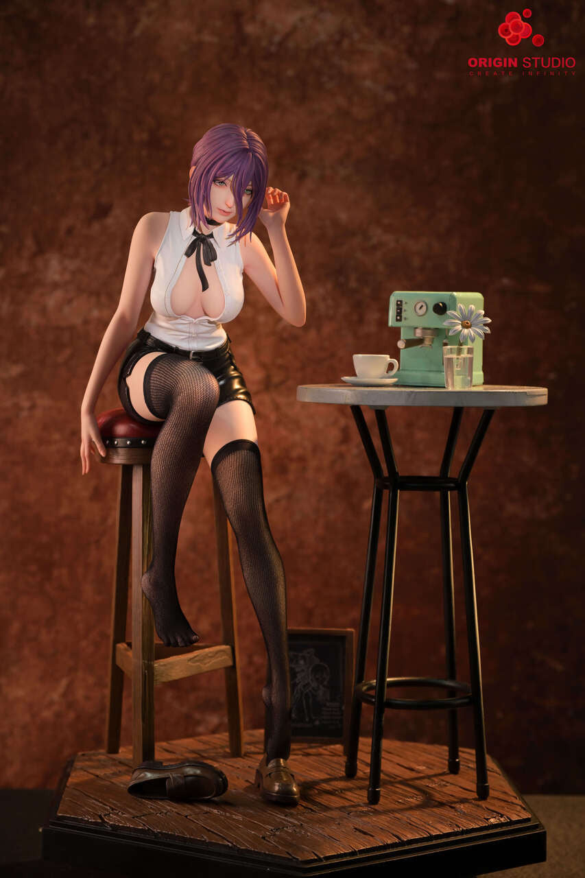 Chainsaw Man Reze figure