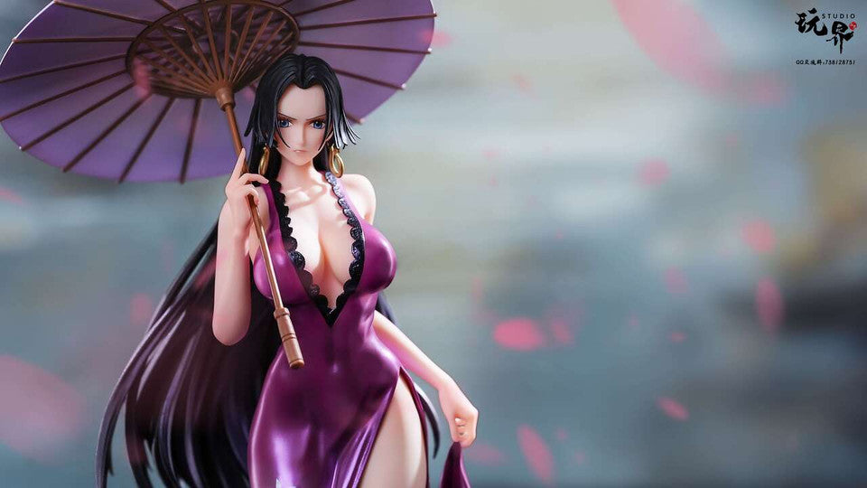 boa hancock figure front