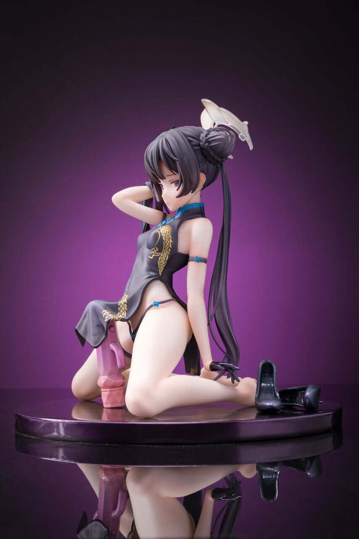 1/6 GK Ryuuge Kisaki figure, kneeling with long hair in hand, 18+ content.