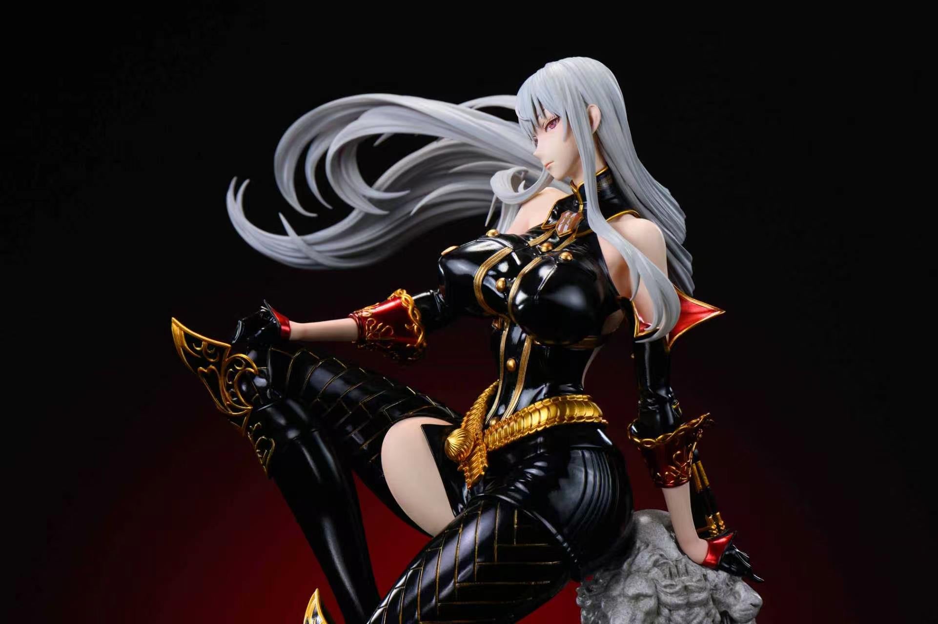 Selvaria Bles nude statue