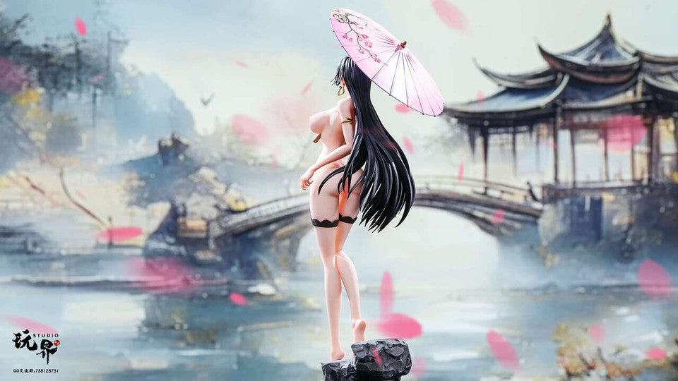 boa hancock nude anime figure back