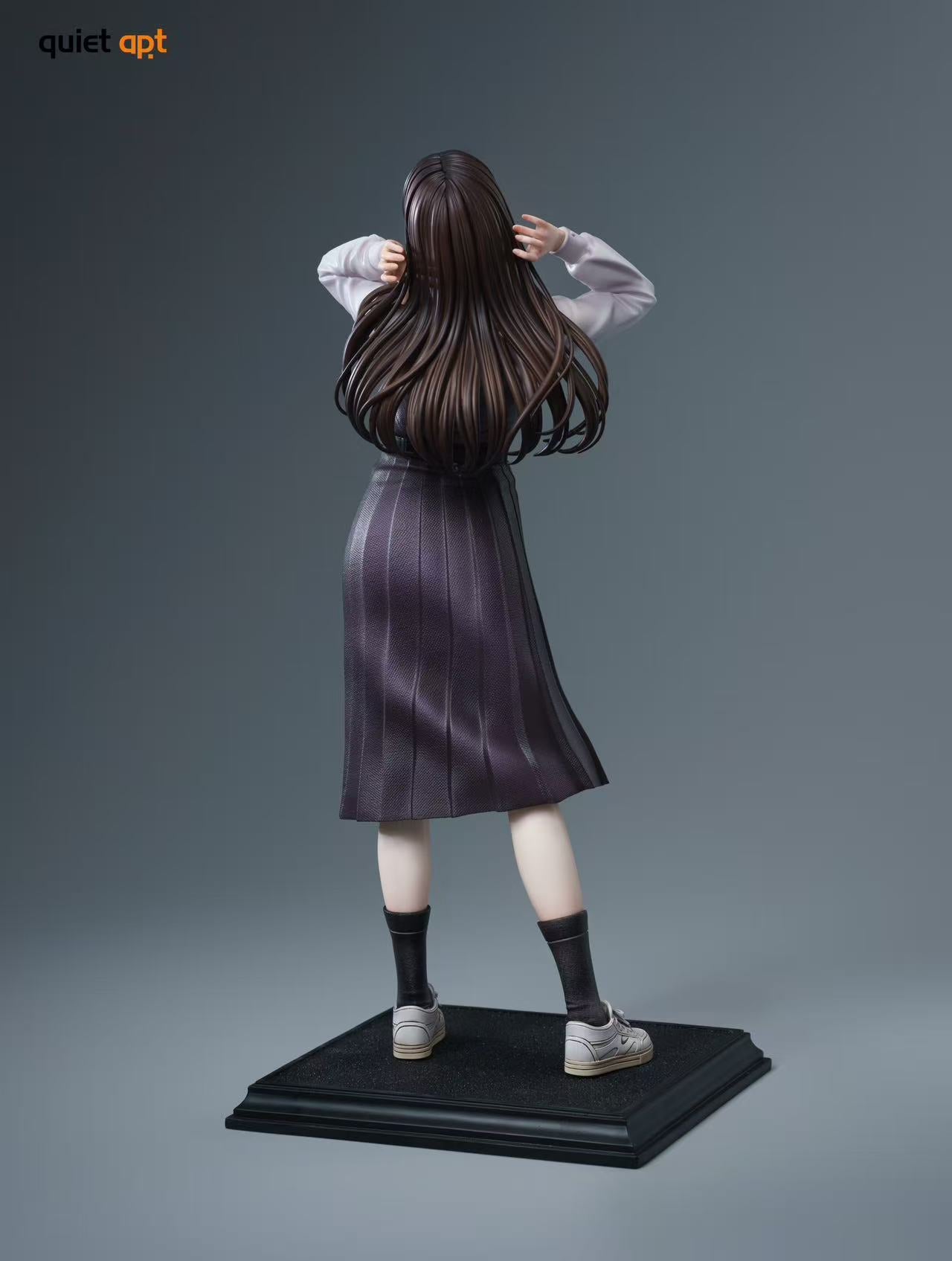 Chainsaw Man statue