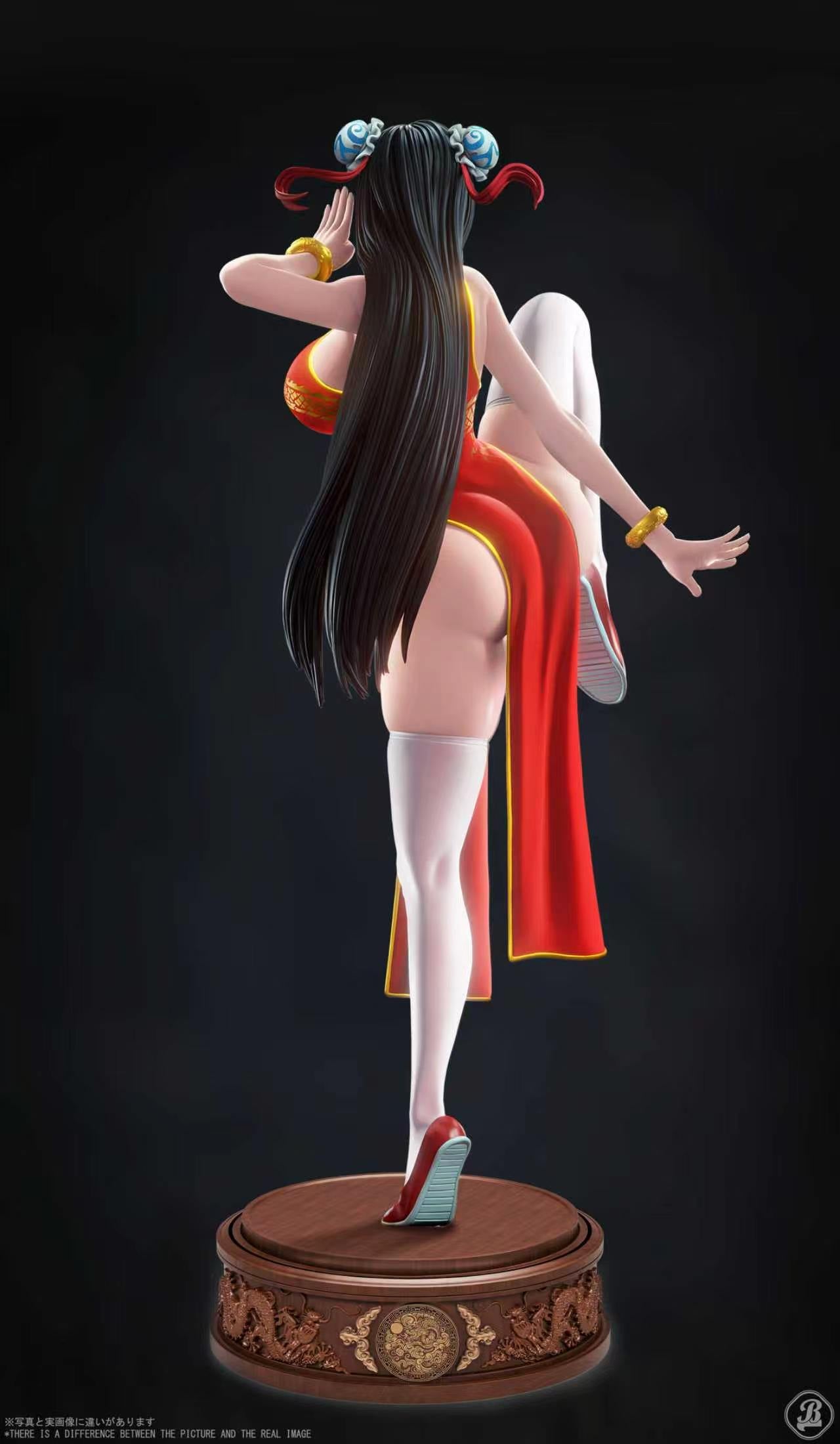 Tifa anime statue
