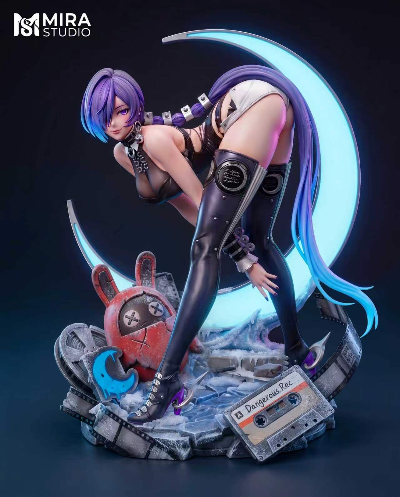 Promeia Statue 