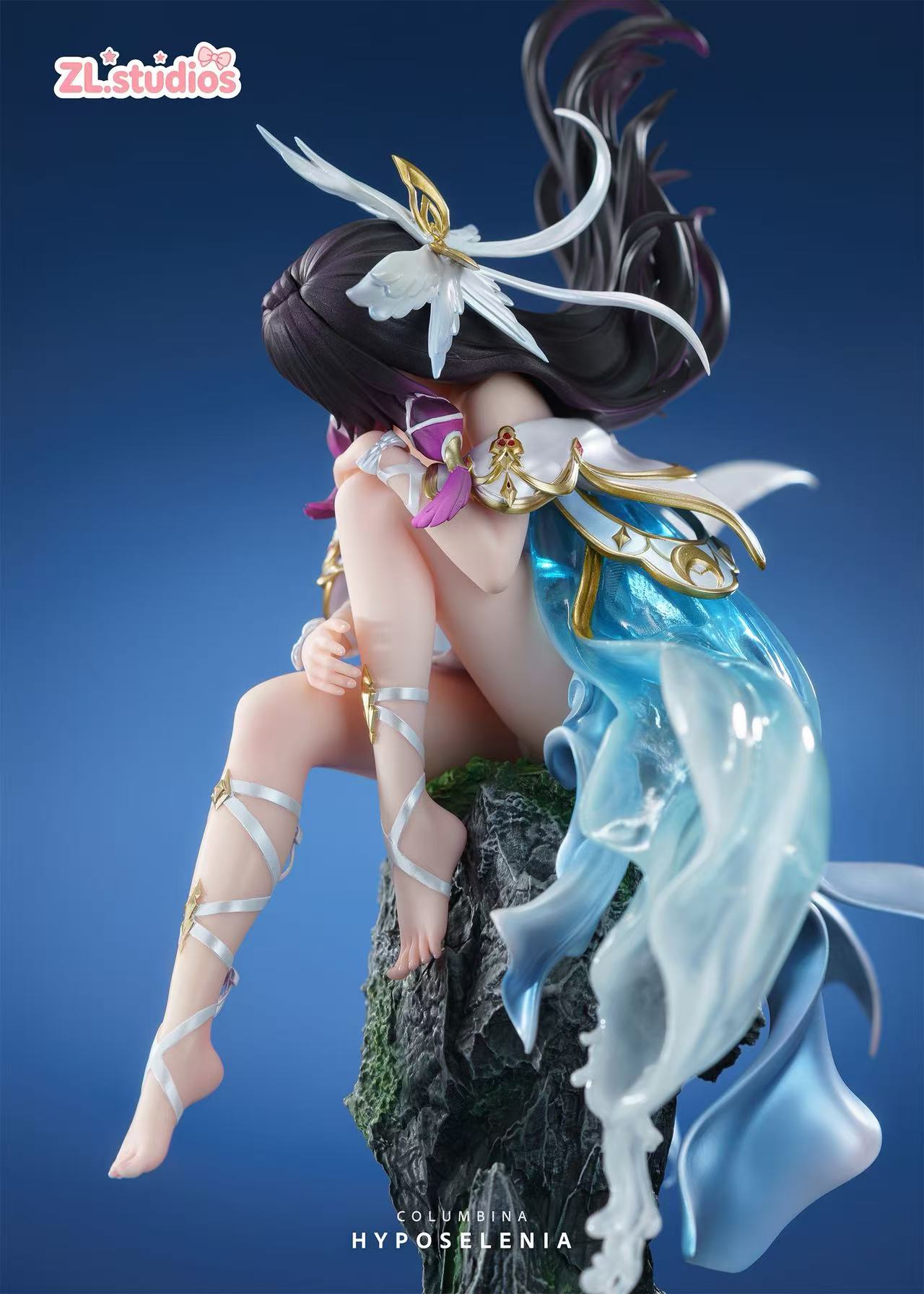 Columbina Hyposelenia statue