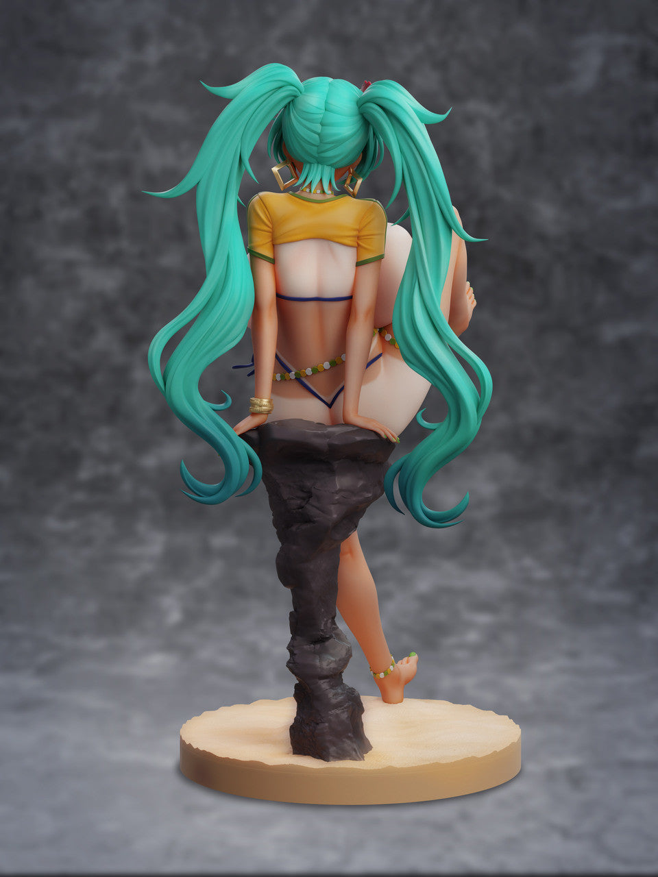 Hatsune Miku figure back