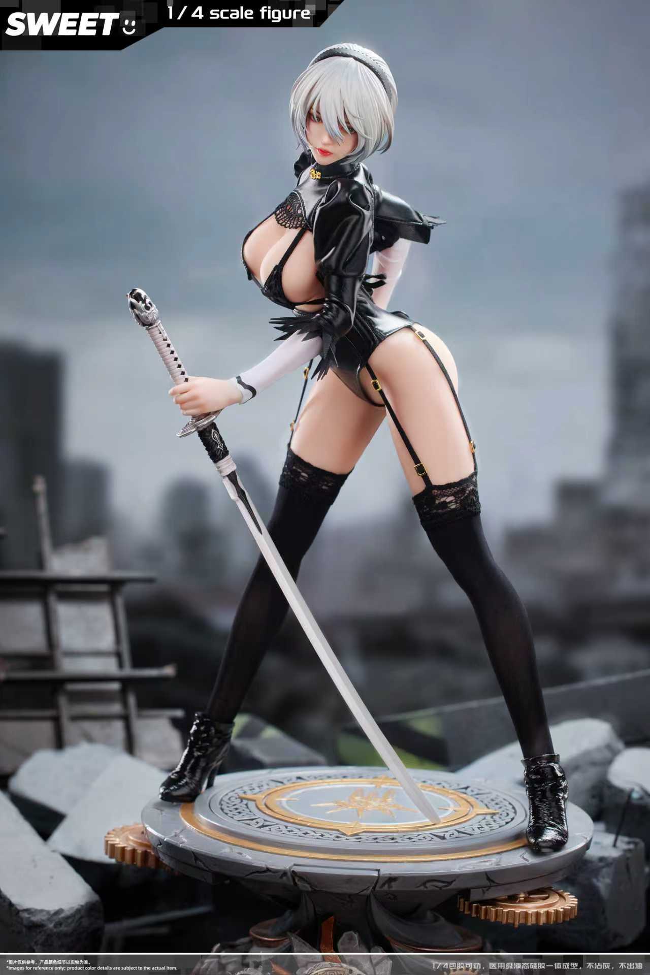 NieR: Automata 2b hentai statue