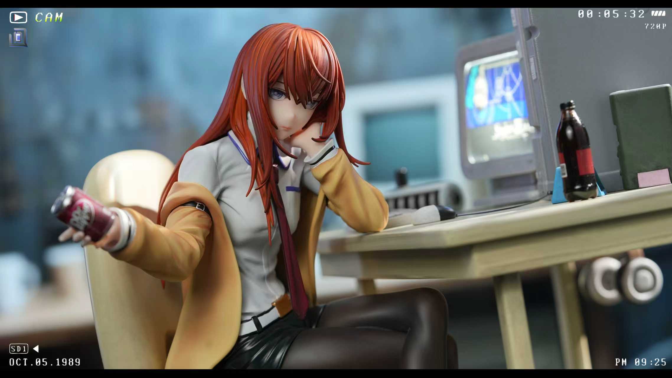 Kurisu Makise Statue