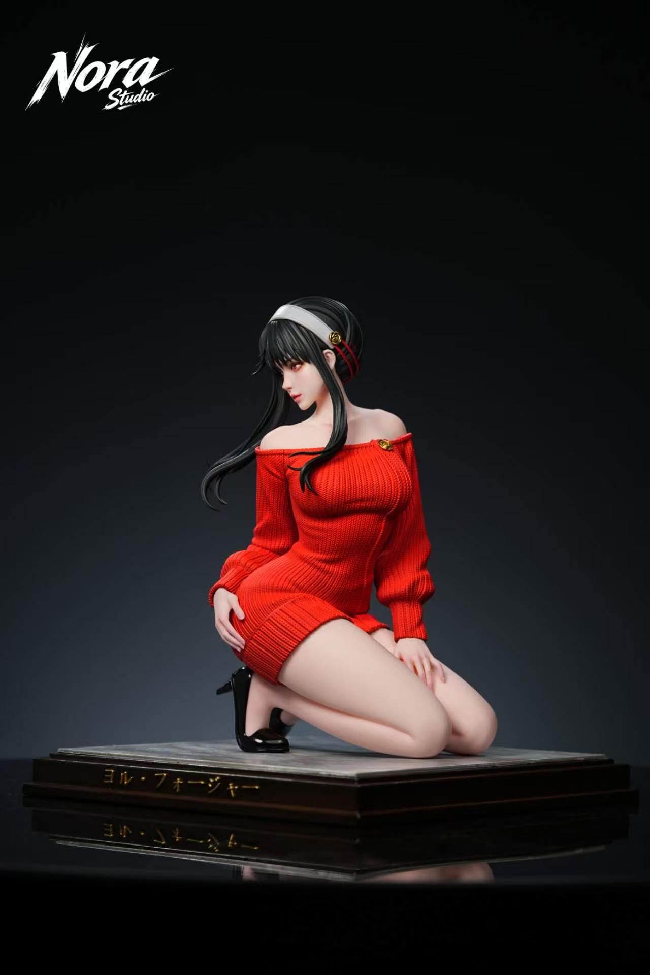 Yor Forger anime statue