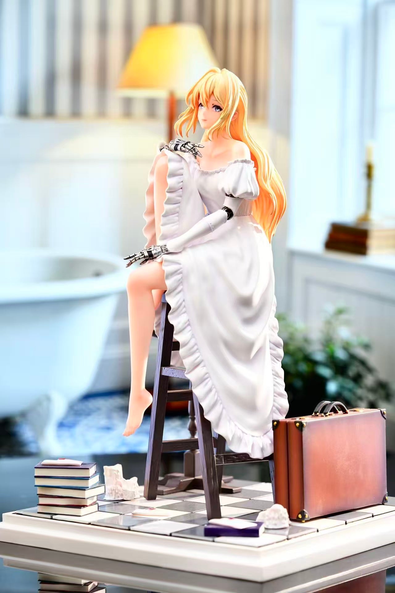 Violet Evergarden statue