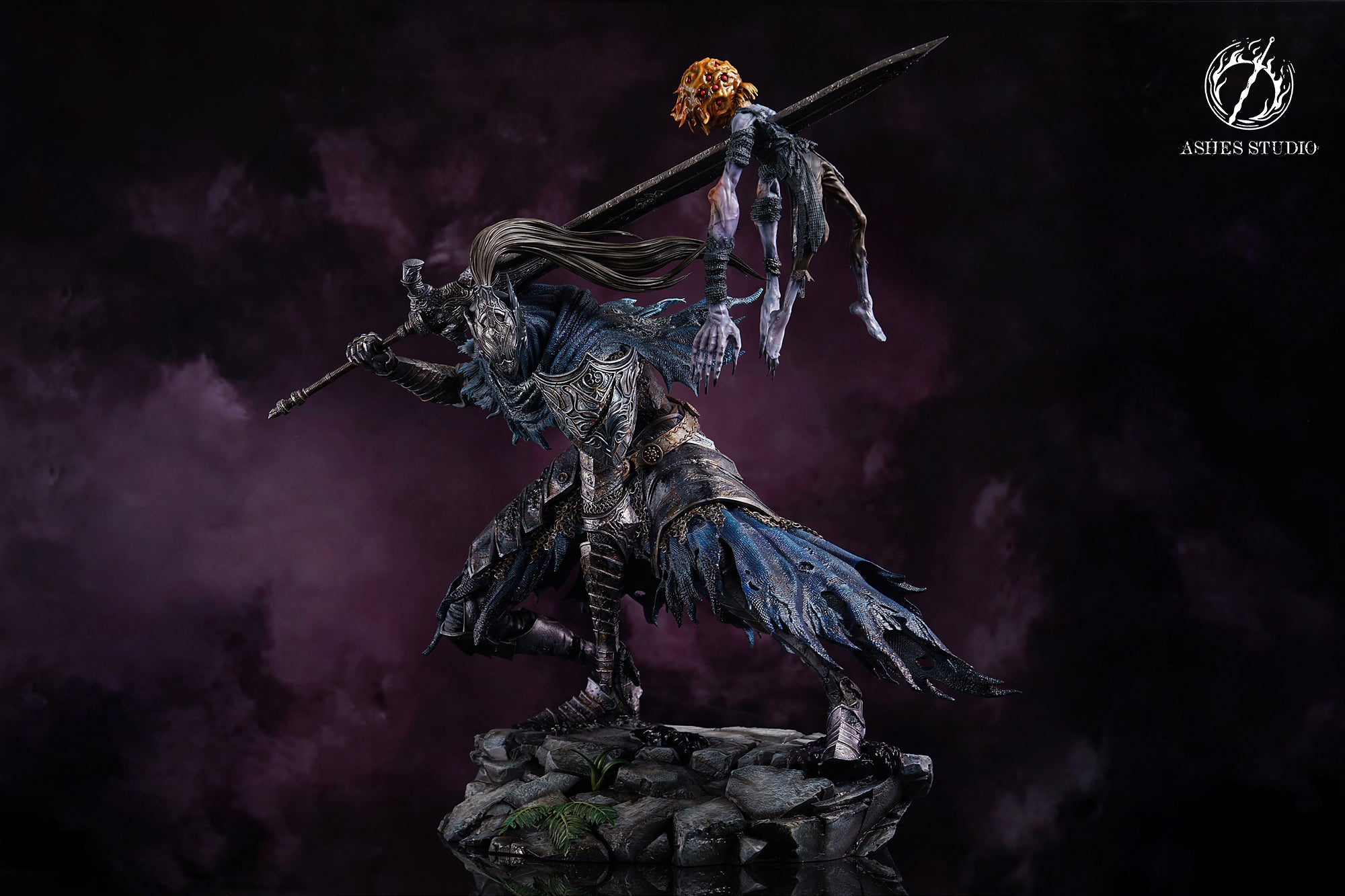 Artorias the Abysswalker statue