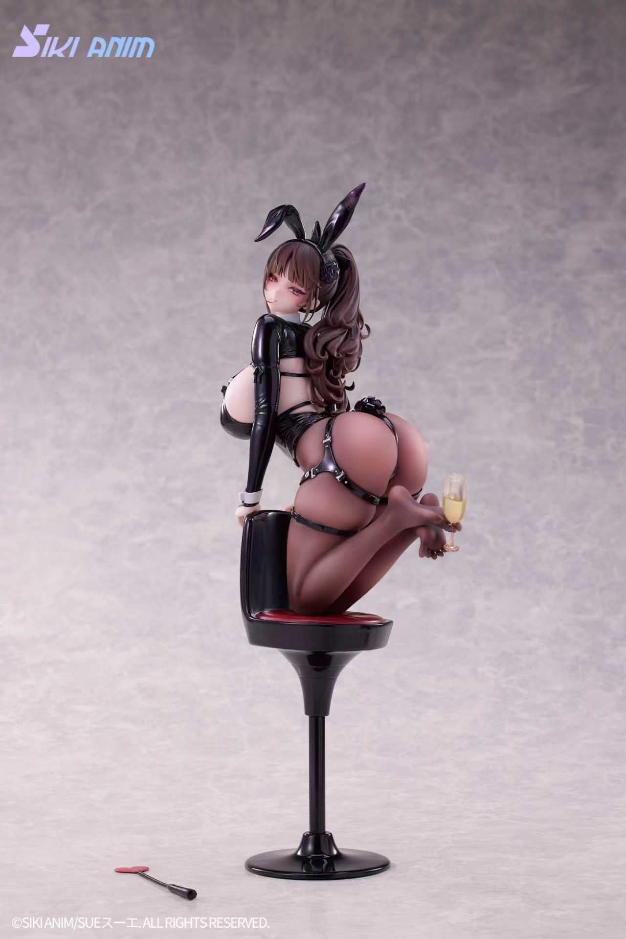 [Pre-order] 1/6 Champagne and Rose Bunny Girl Statue