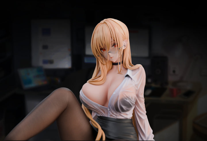 Azur Lane statue