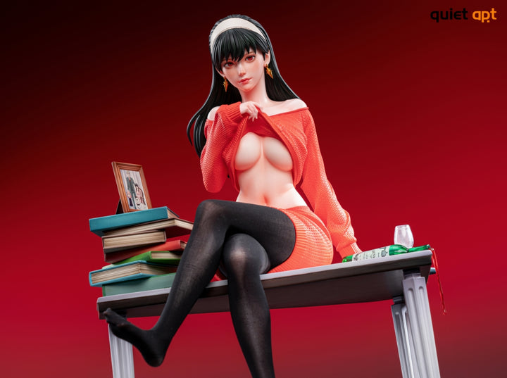Yor Forger statue anime figure