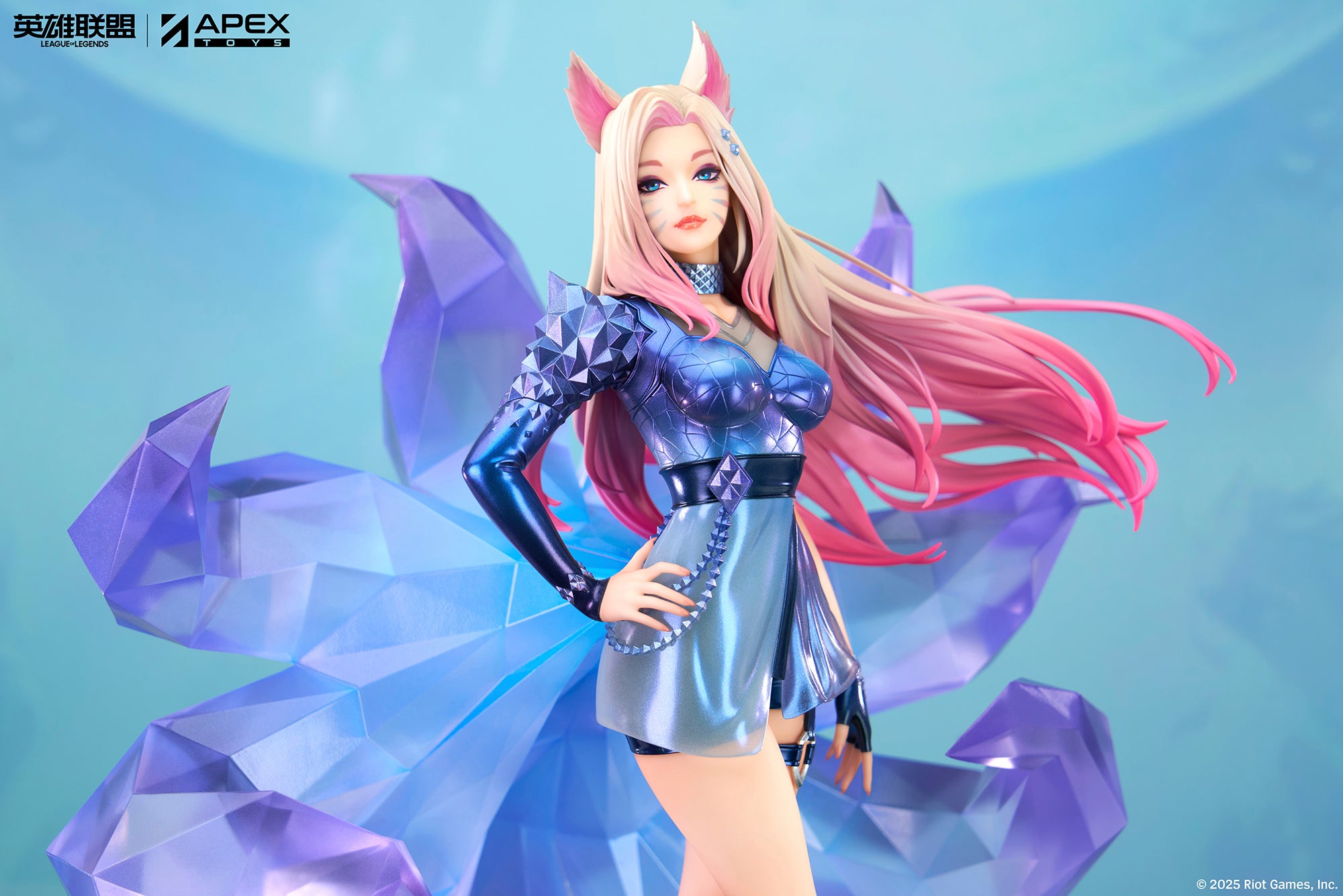 Ahri League of Legends statue