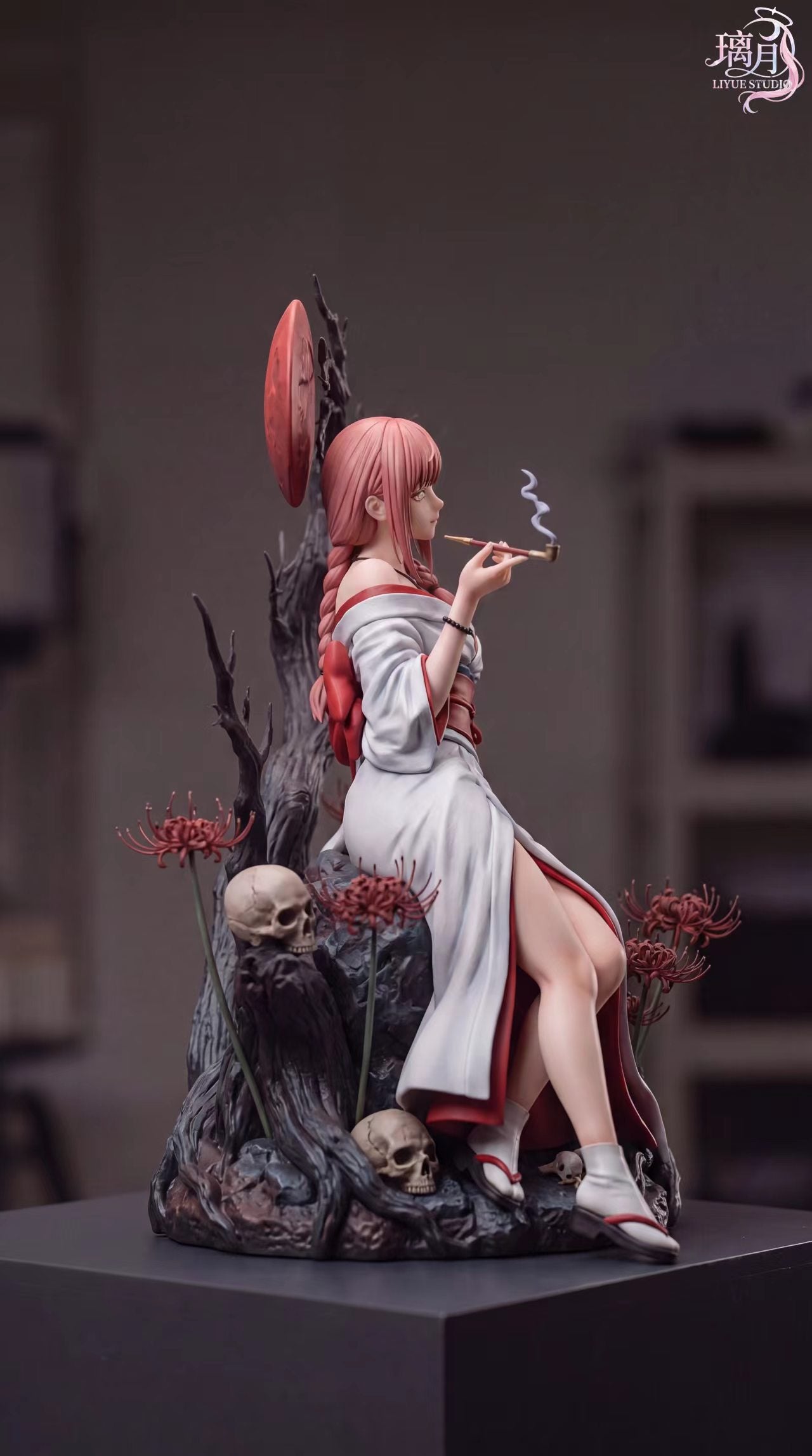 Makima hentai statue