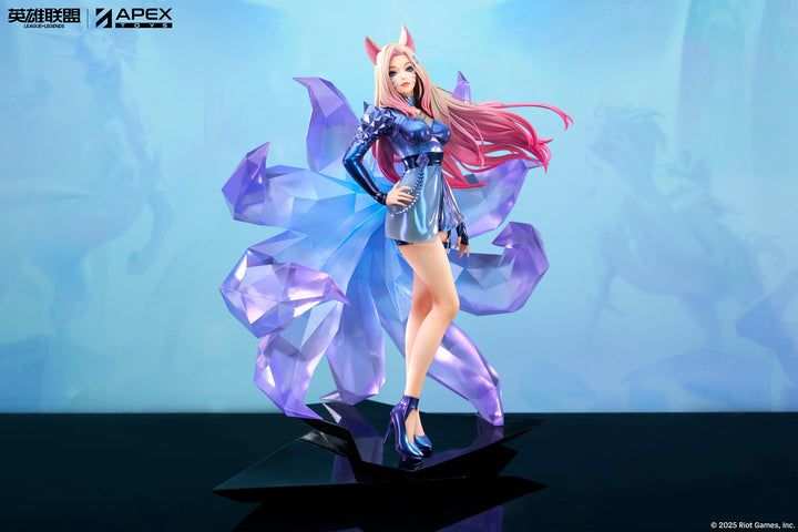  League of Legends statue