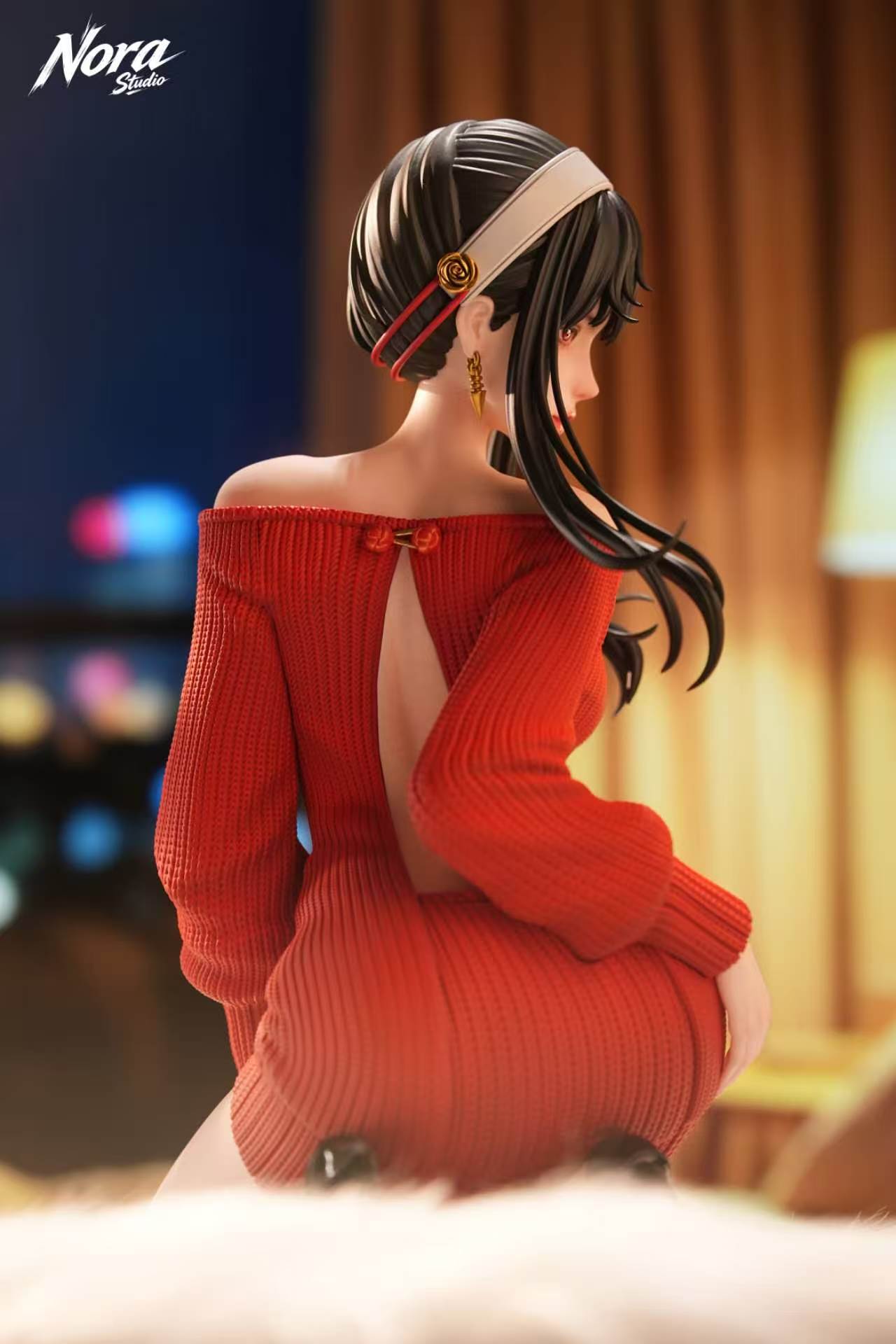 Yor Forger hentai statue