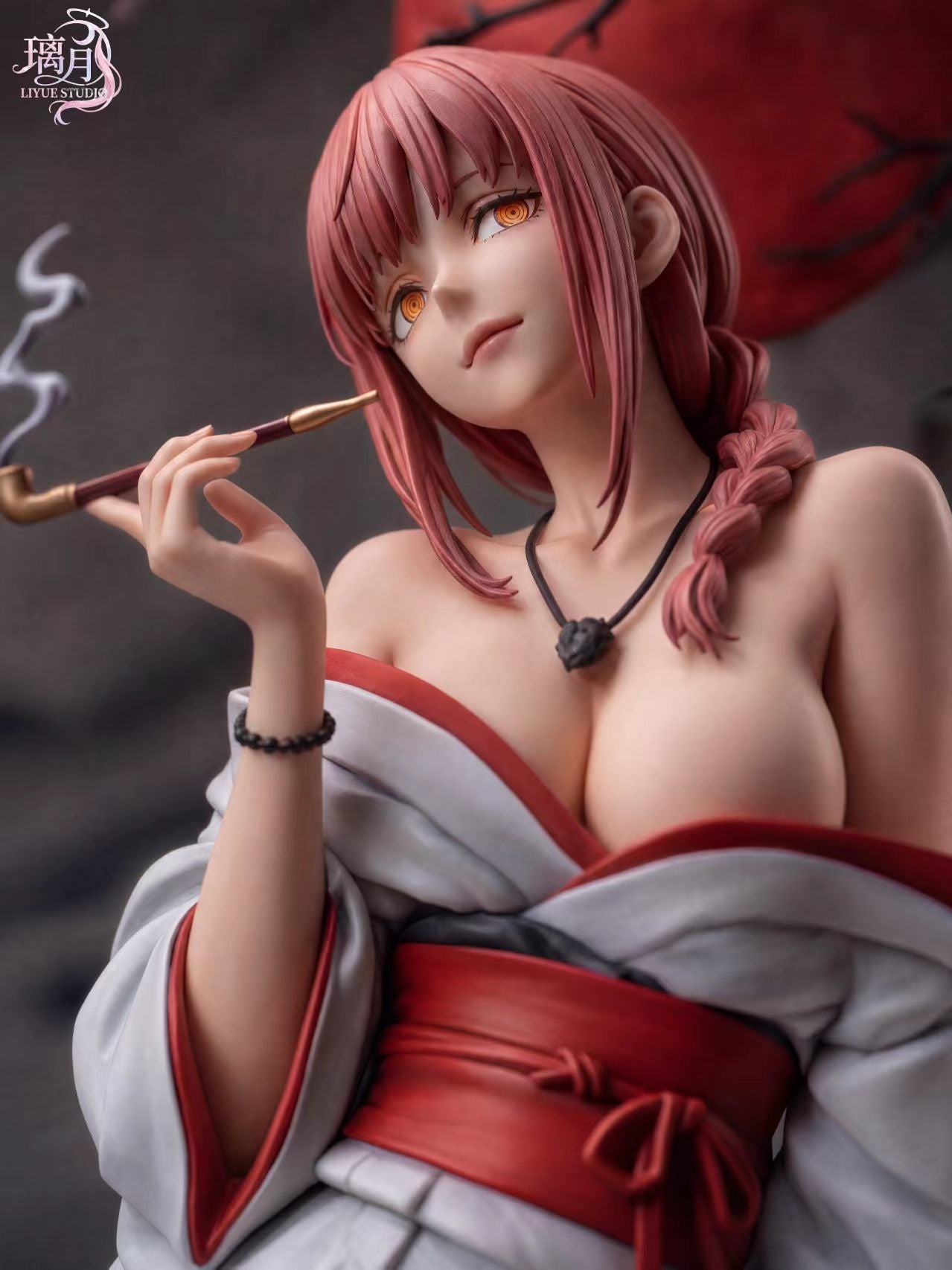 Makima anime statue