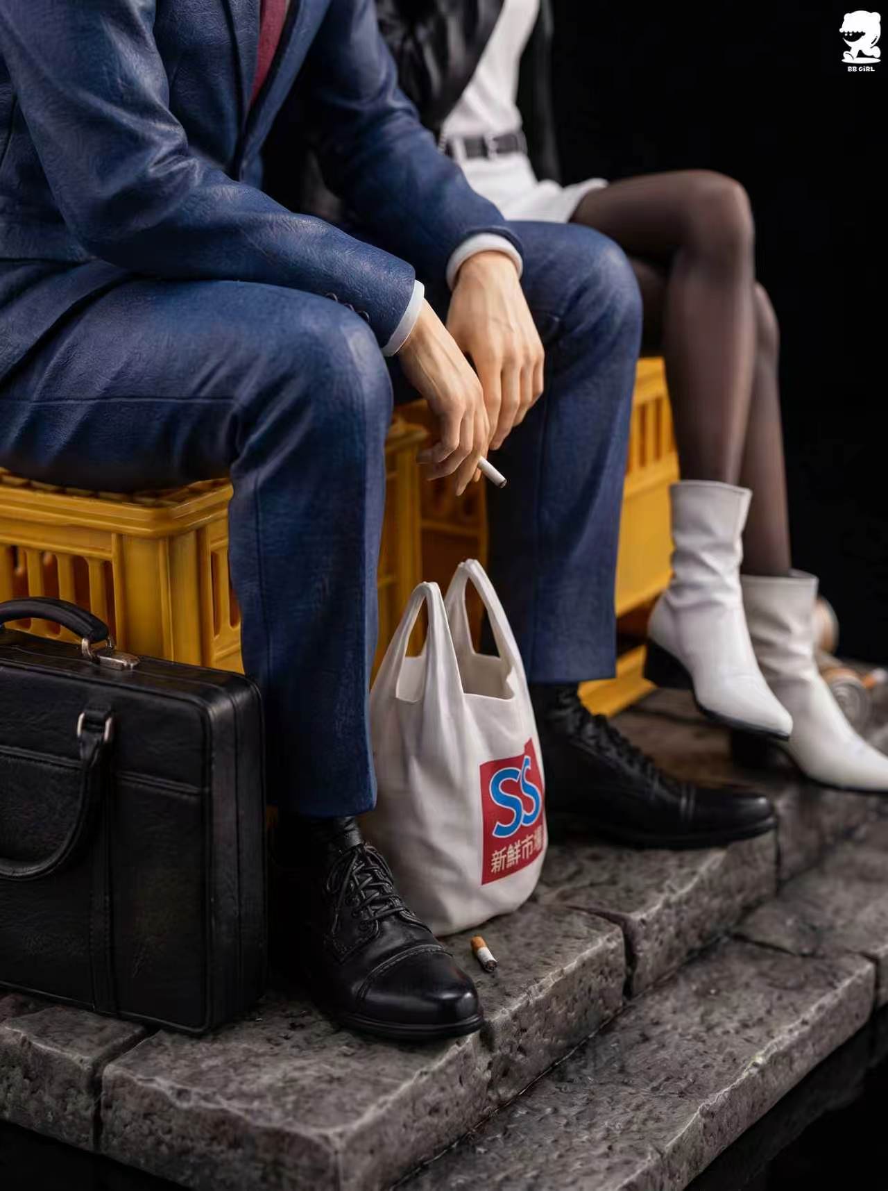  Smoking Behind the Supermarket with You statue